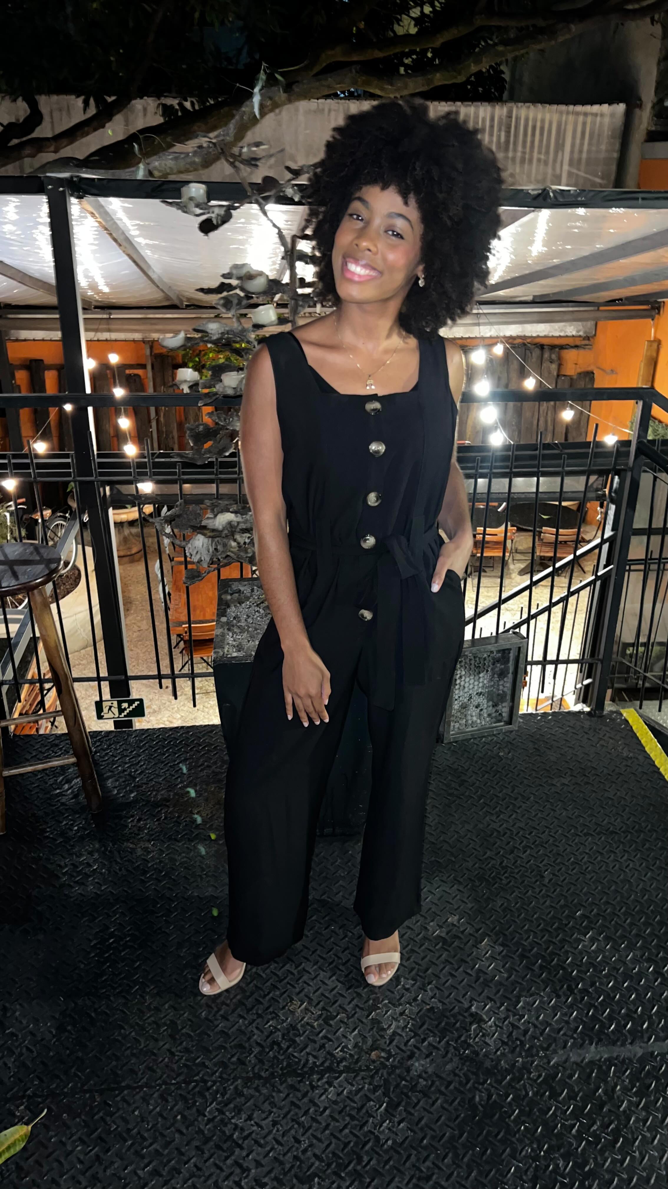 Instagram post by @eumarysoliveira for Embelleze. Caption reads: [...] especial + Evelyn Regly + Lançamento....