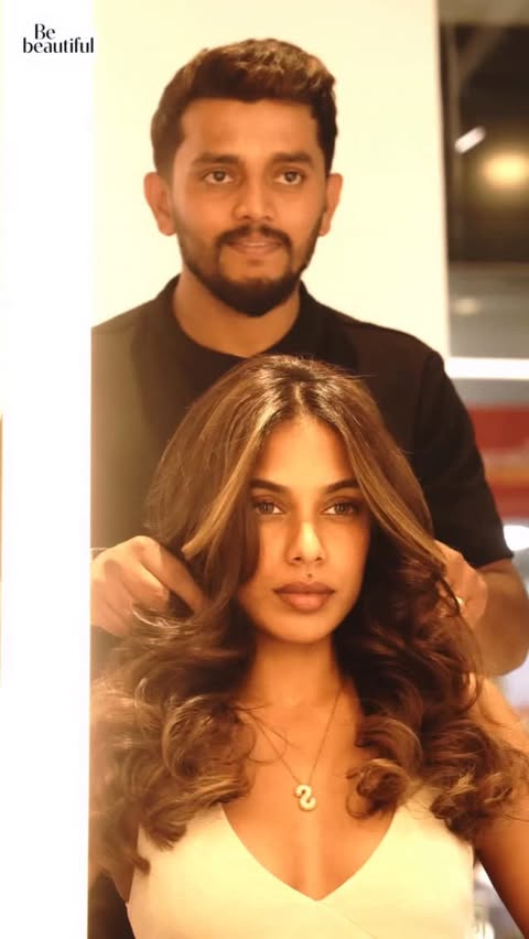 Instagram post by @alsoshweta_ for Lakmé Salon. Caption reads: Spent the day at Lakmē Salon and came back....