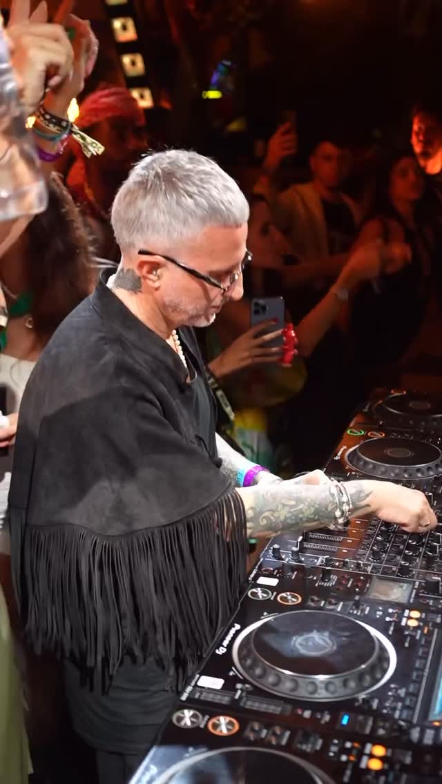 Instagram post by @sunburnfestival for BookMyShow. Caption reads: Beats so groovy, you can’t stop dancing 🤩 witness....