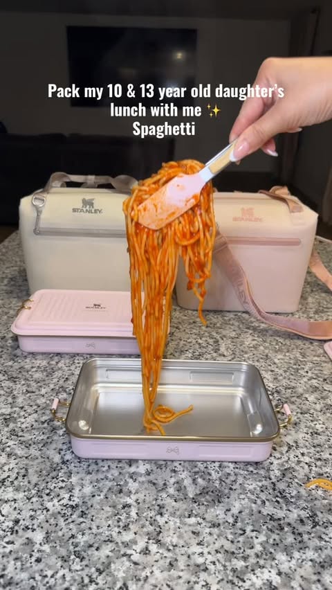 Instagram post by @daniela.reynaaa for Stanley 1913. Caption reads: Pack my 10 & 13 year old daughter’s lunch with me....