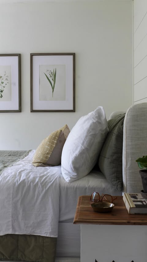 Instagram post by @dinasdigs for Castlery. Caption reads: [...] and the Dalton storage bed from @castleryca....