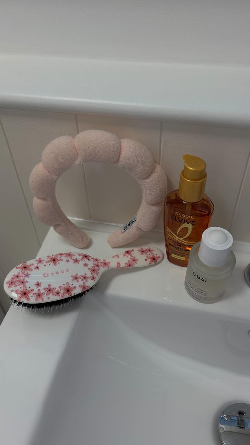 Instagram post by @graceowxn for Rock & Ruddle. Caption reads: half up half down braid 🎀 easy hairstyle tutorial....