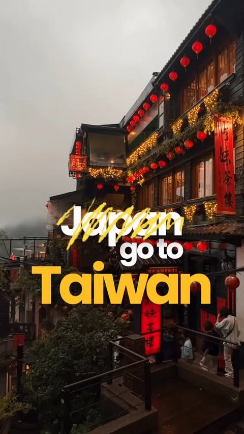 Instagram post by @maxmilespoints for Airalo. Caption reads: 💬comment LINK for my Taipei map and an @airalo....