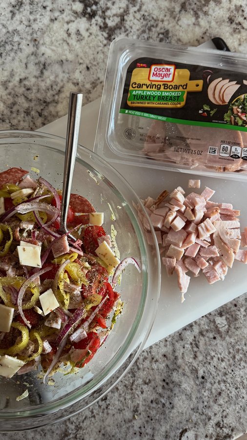 Instagram post by @alwaysasiamarie for Oscar Mayer. Caption reads: [...] solved✨ My homemade sub in a tub with Oscar....