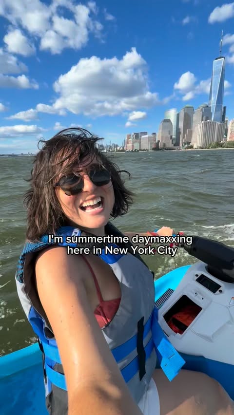 Instagram post by @isaamedinaa for Tripadvisor. Caption reads: [...] think she likes me? Either way I love....