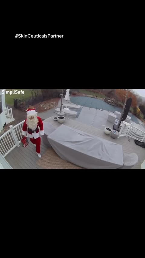 Instagram post by @gilliandelzotto for SkinCeuticals. Caption reads: It’s not everyday that a @skinceuticals Santa....