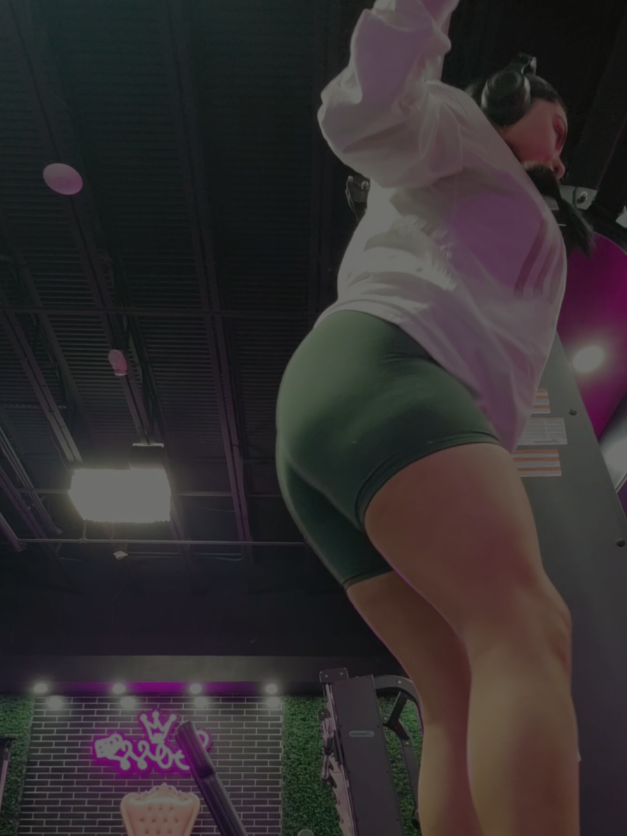 TikTok post by @d.carrilloxo for Kamo Fitness. Caption reads: @Kamo Fitness alura shorts in the color dark....