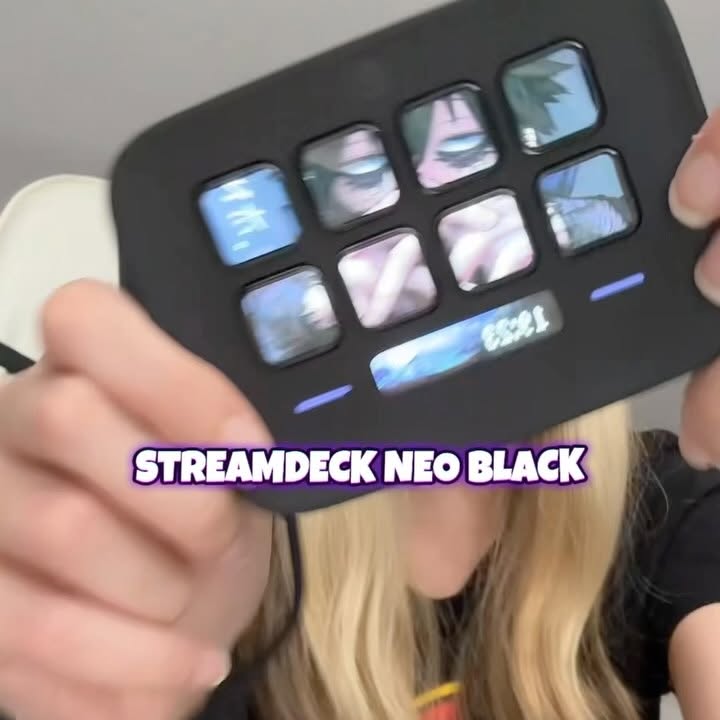 Instagram post by @endergirl_404 for Elgato. Caption reads: Adesso finalmente sono come tutti i bravi streamer....