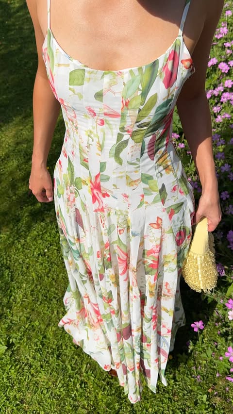 Instagram post by @robynpridmorex for Bella Barnett. Caption reads: Types of wedding guest dresses with....