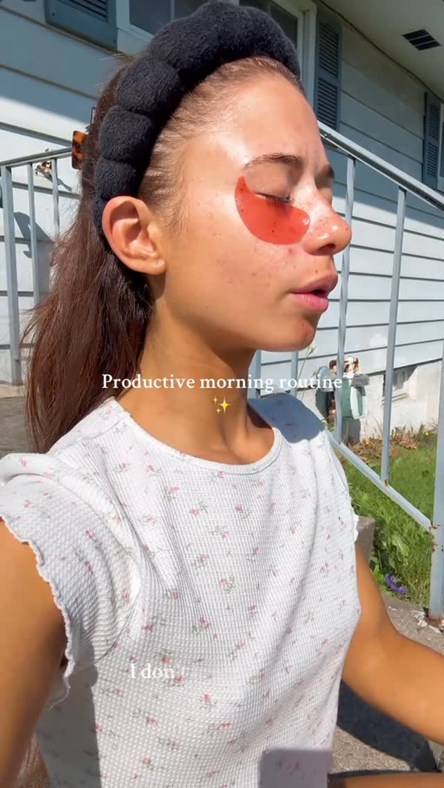 Instagram post by @fionajordann for DERMA•E. Caption reads: Productive morning routine✨ 
To feel the sexiest....