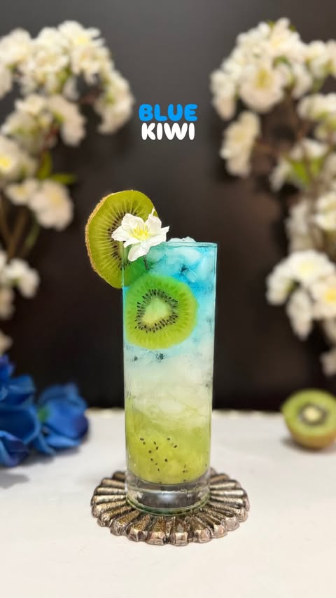 Instagram post by @sipsbyeric for Harmless Harvest. Caption reads: [...] & save this one for later! 💙🍹....