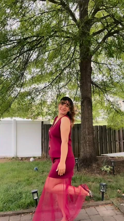 Instagram post by @busra_selin_usa_ for Cicybell. Caption reads: [...] Which color would you choose? 👇 #CicyBell....