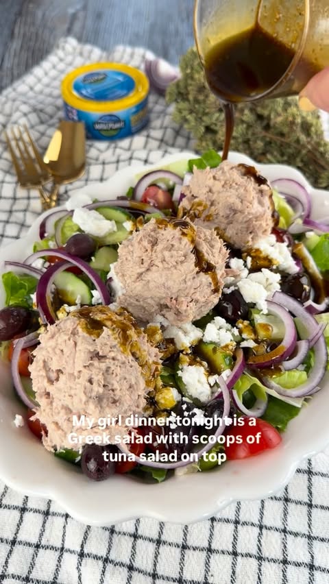 Instagram post by @vessys_gourmet_kitchen for Wild Planet Foods. Caption reads: [...] of fiber- yes please! I’m using....