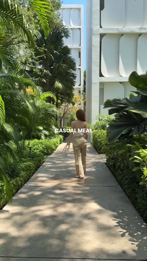 Instagram post by @mjcpjjjjjjjj for JASPAL. Caption reads: [...] day. 3 outfits. กระเป๋า Echo Bag จาก....