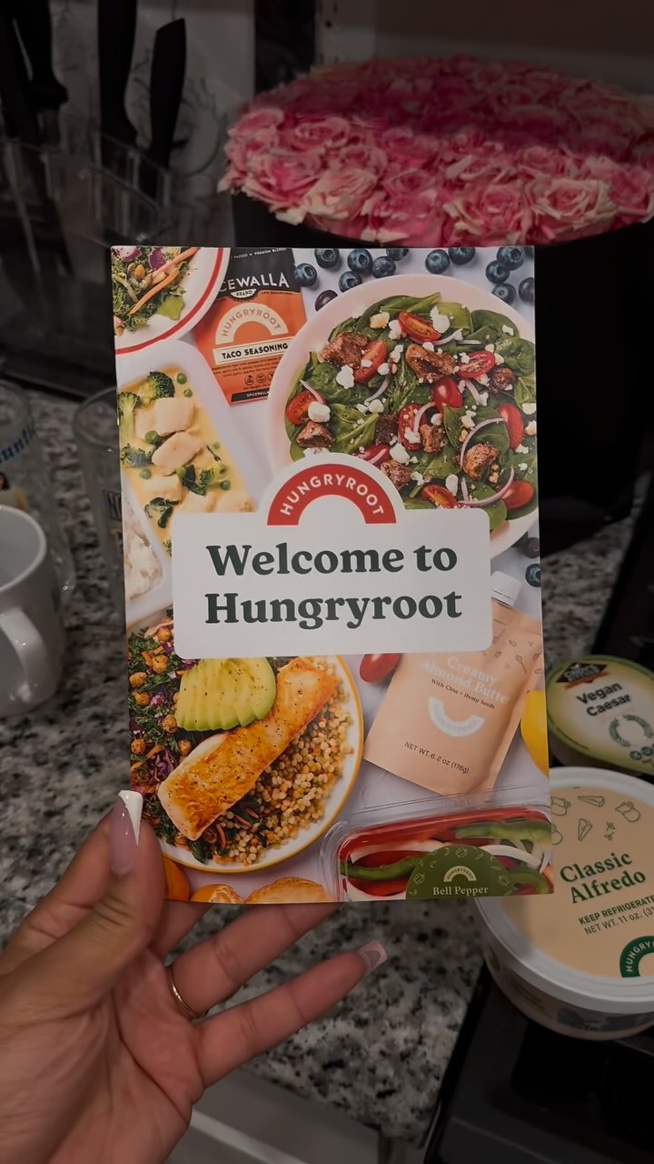 Instagram post by @queena1_ for Hungryroot. Caption reads: Dinner in 12 minutes and my kids were asking for....