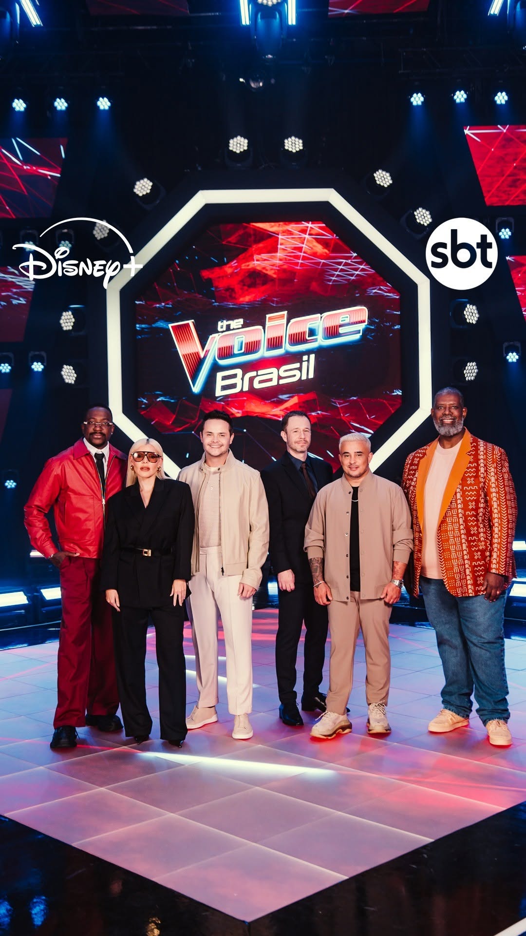 Instagram post by @sbt for Disney Plus. Caption reads: Palco novo ✅
Técnicos de respeito ✅
Muita emoção....
