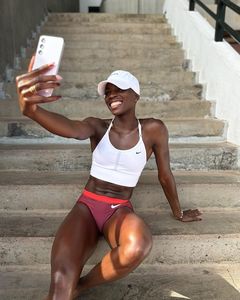 Instagram post by @cynthia_bolingo for Samsung Belgium. Caption reads: M O O D O F T H E D A Y ☀️ #withgalaxy#s23samsung....