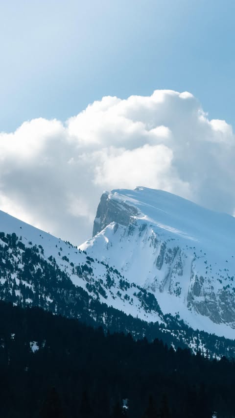 Instagram post by @floordenil for COROS. Caption reads: [...] it 😂 I’ve partnered up with COROS again, as....