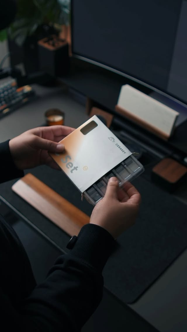 Instagram post by @avrgtech for Cerakey. Caption reads: The Ceramic Keycaps by Cerakey offer a unique....