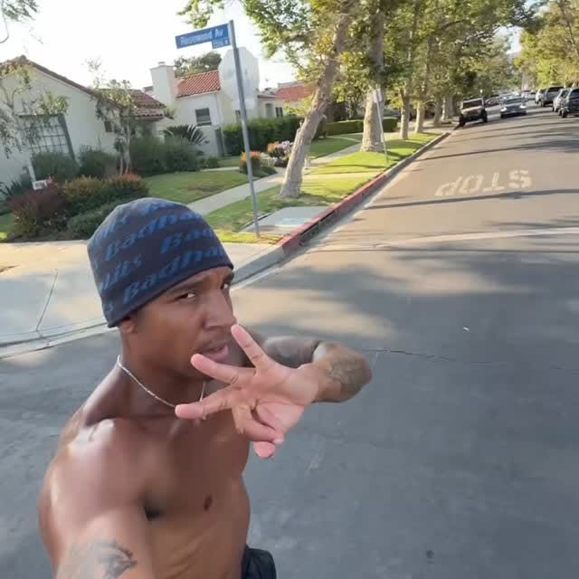 Instagram post by @louischandlerfit for VitaHustle. Caption reads: [...] weekly run💨 now it’s time to refuel.....