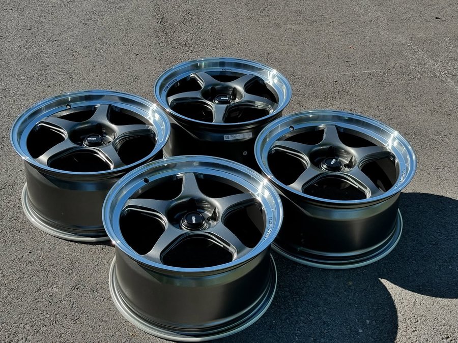 Instagram post by @1lowrx for Konig Wheels. Caption reads: Some brand new @konigwheelsusa Hyperspecs for the....