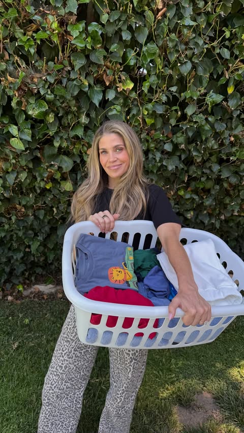 Instagram post by @daniellefishel for Arm & Hammer. Caption reads: [...] freshest look on the field, thanks to Arm &....