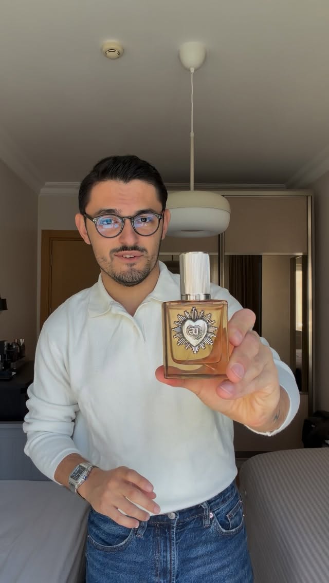 Instagram post by @batuhangucuk for Dolce&Gabbana. Caption reads: Sence benzemiş mi ? 😌

#manstyle #erkekkombin....