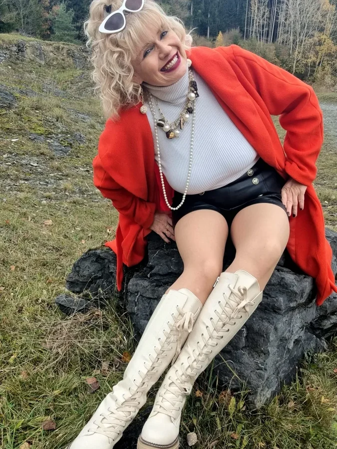 Instagram post by @style_s_ageless for Dream Pairs Shoes. Caption reads: [...] autumn day...! Long beige boots(....