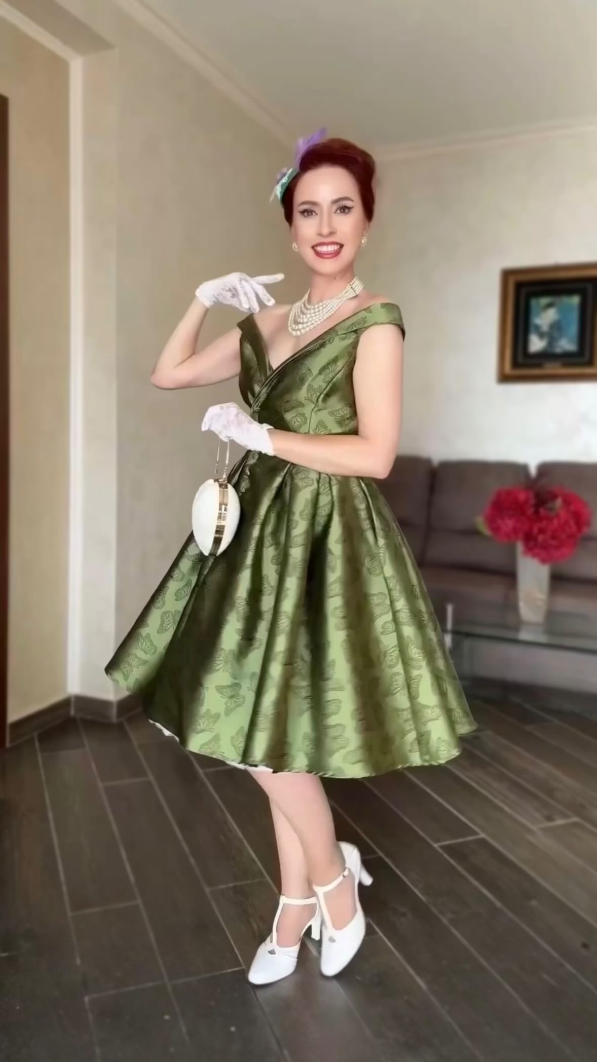 Instagram post by @mireladumitrescu1 for Retro Stage. Caption reads: A perfect mix of elegance with retro dresses from....