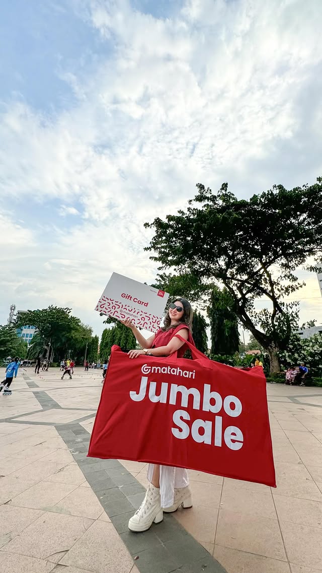 Instagram post by @cindaranii for Matahari. Caption reads: NOW ON ‼️ Jumbo Sale di Matahari promo hematnya....