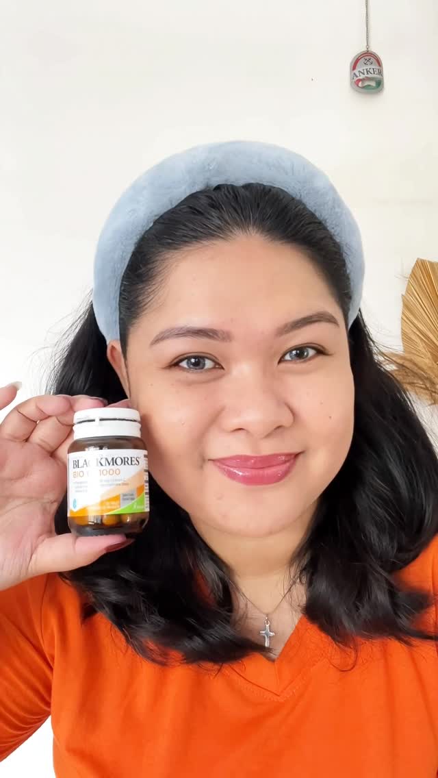 Instagram post by @ria.ria14 for Blackmores. Caption reads: Jakarta lagi sering hujan.. tapi kadang mendadak....