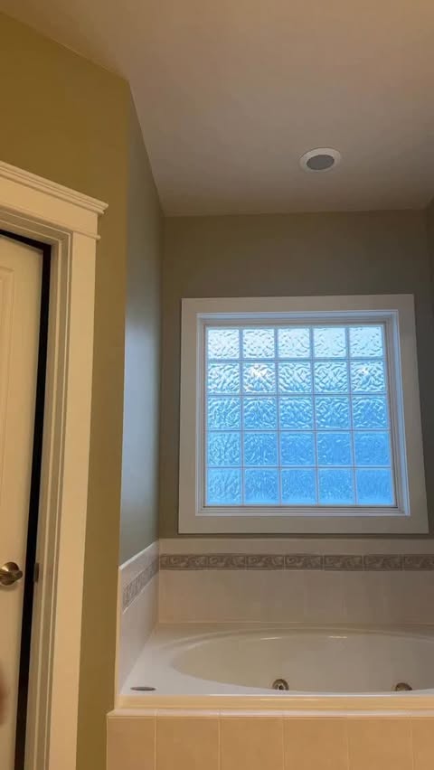 Instagram post by @kamrenlarsen for FrogFuel. Caption reads: [...] and with a lot of hard work. Having....