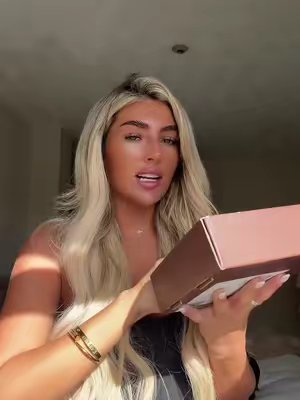 TikTok post by @lottiiewright for Fyne Cosmetics. Caption reads: how unreal 😍😍@Fyne Cosmetics.