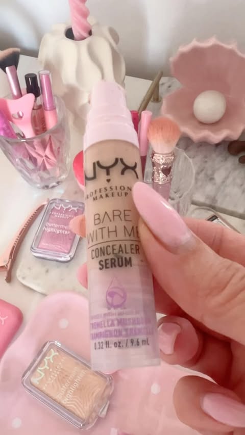 Instagram post by @moodandbeautypl for NYX Professional Makeup Polska. Caption reads: 🌞💖Summer Glow Look 💖🌞z NYX Profesional Makeup....