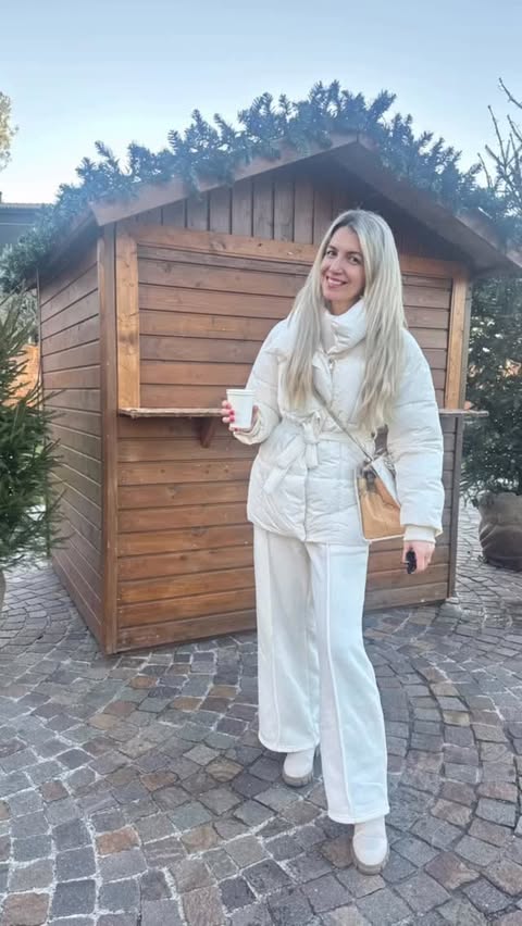 Instagram post by @alina_lorenz__ for Voghion. Caption reads: [...] these words in your caption
New to Voghion?....