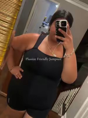 TikTok post by @htx.luz1 for SHAFITS Official. Caption reads: [...] #jumpsuit #plussize #ootd @SHAFITS Official.