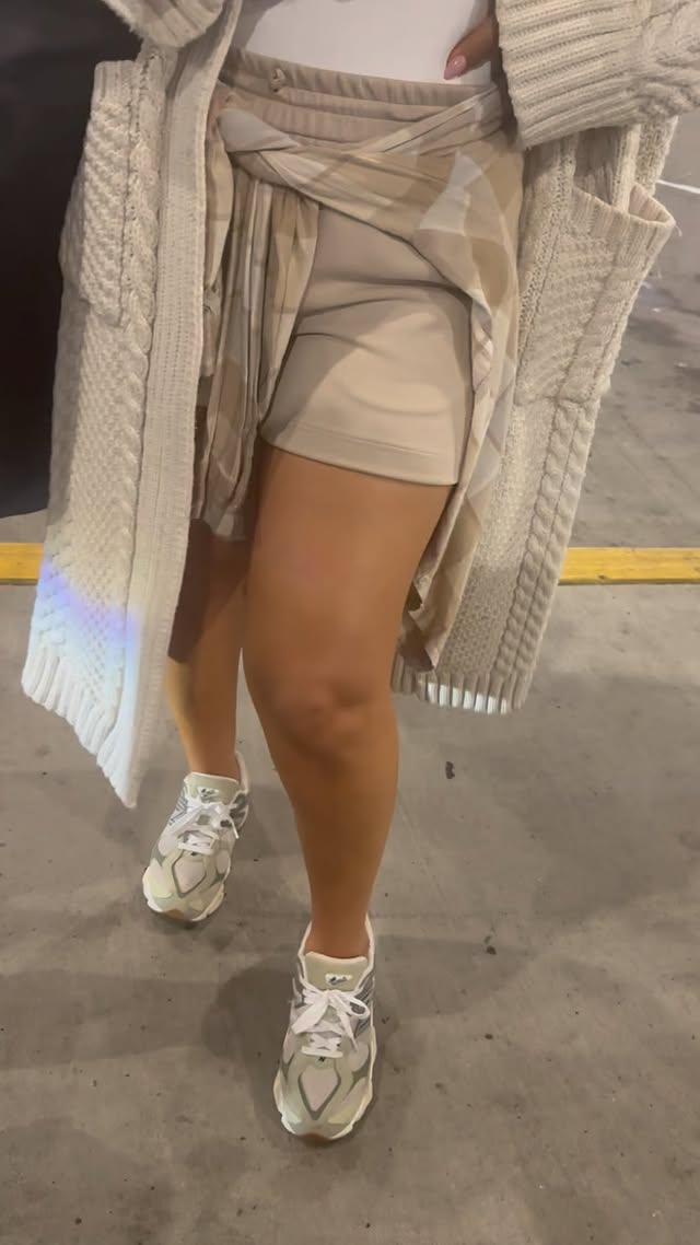 Instagram post by @isabelalysa for DOLCE GLOW. Caption reads: @bayleeornelas Tanned in @dolceglow Senza Sole....