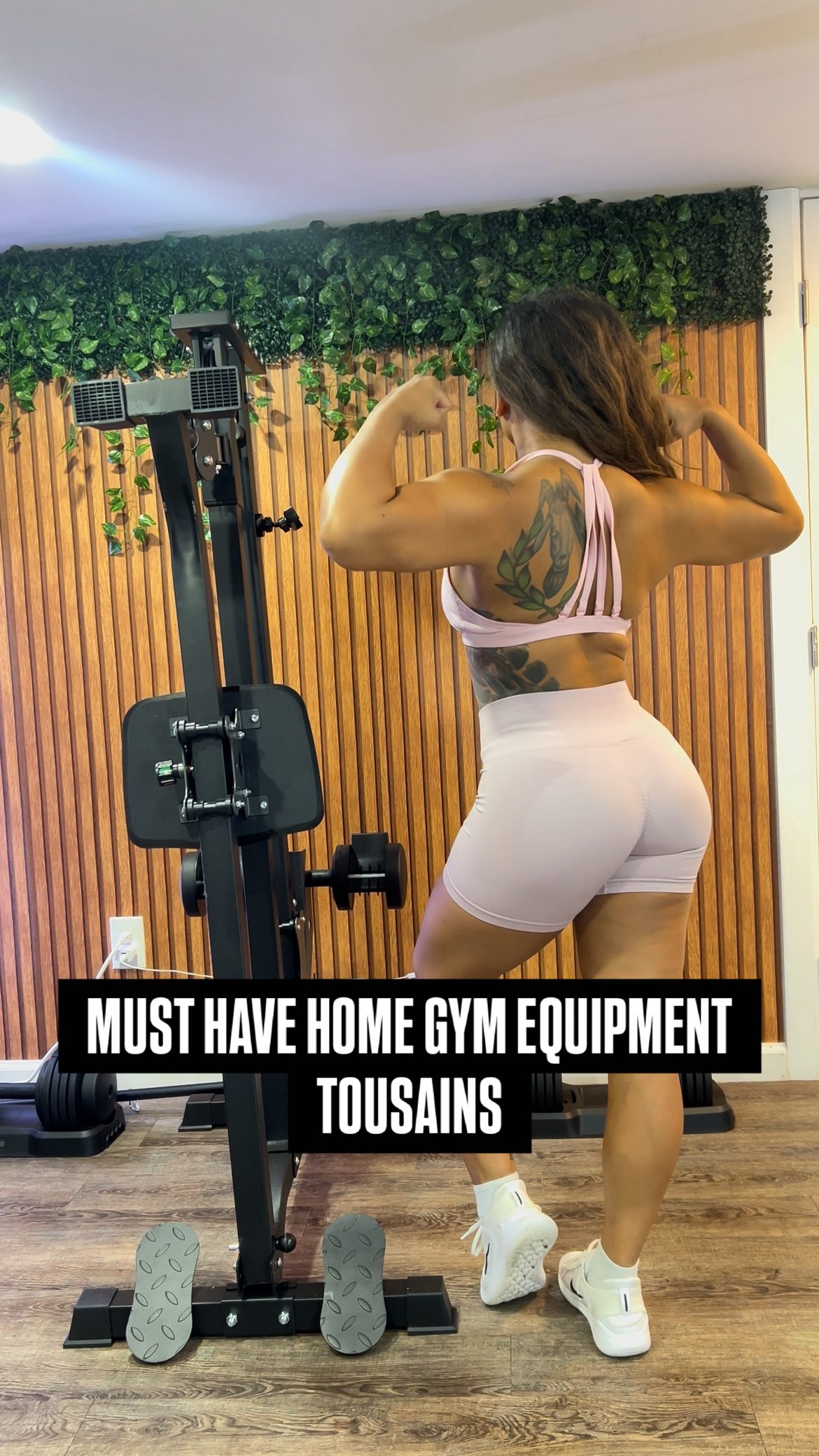 Instagram post by @stizsantosa for TOUSAINS. Caption reads: This 40 sec video will change your FITNESS GAINS....