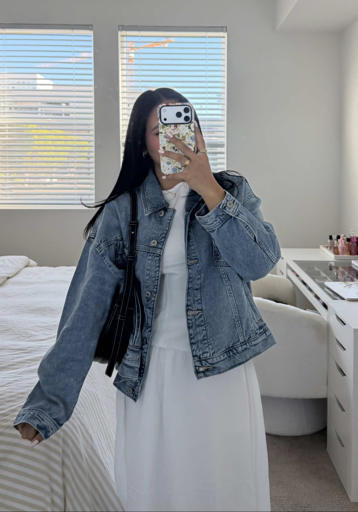 TikTok post by @nashlyvazquez for Cider. Caption reads: Me siento súper bonito 🤍✨ @CiderEssentials....