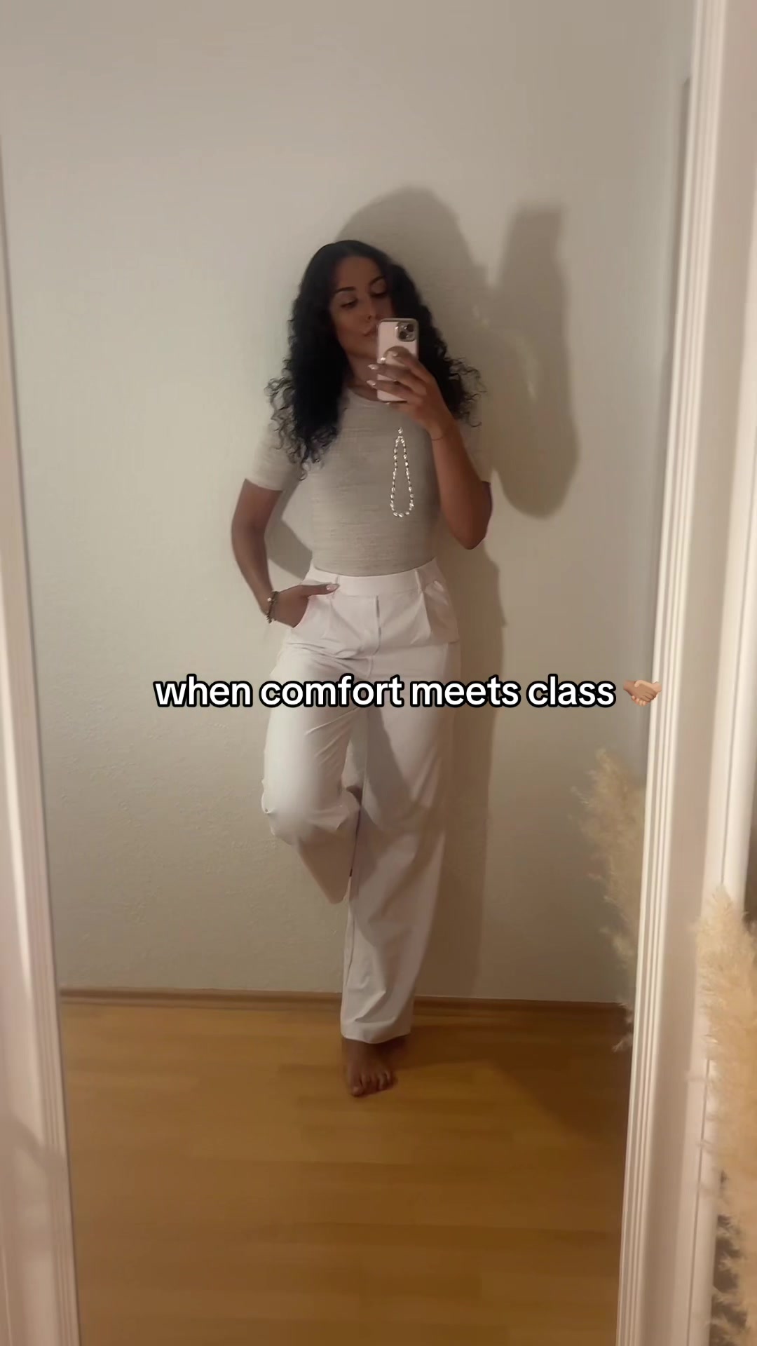 TikTok post by @maikelatoya for Halara. Caption reads: ✨  #fashion #halara #halara_de #fy #fashiontiktok ....