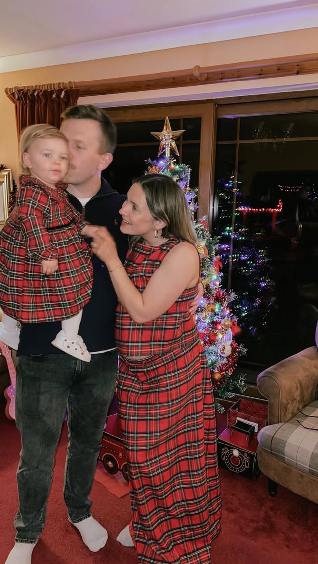 Instagram post by @joannadawn__ for Next Press. Caption reads: my go-to combo for a comfy weekend outfit - my....