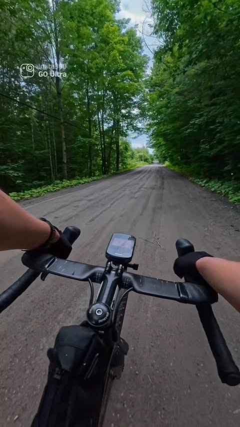 Instagram post by @chloe.mtd for Insta360. Caption reads: [...] Silent video. 🤫 Filmed with @insta360....