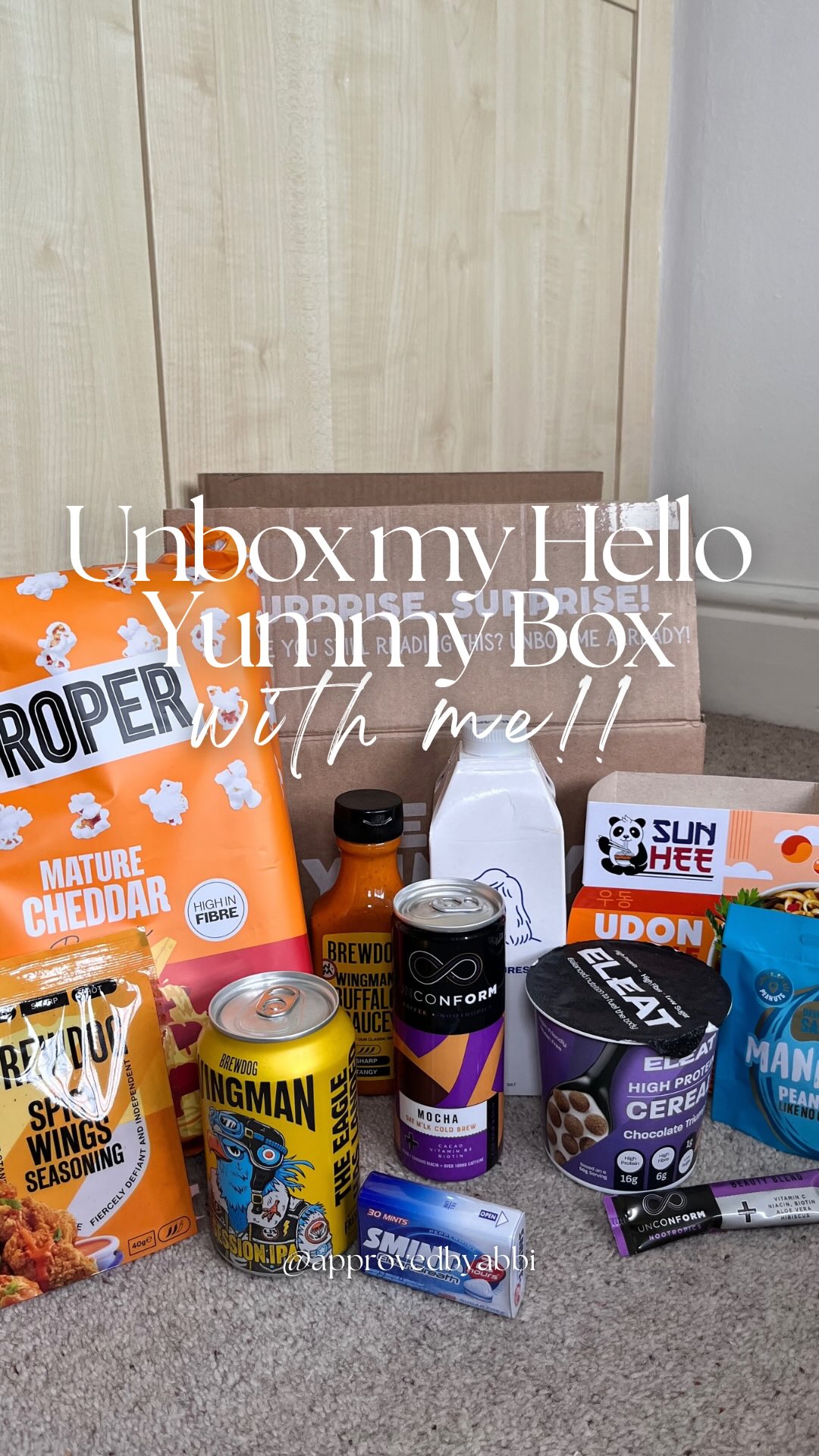 Instagram post by @approvedbyabbi for Hello Yummy Box. Caption reads: ✨ lets open my Hello Yummy Box together....