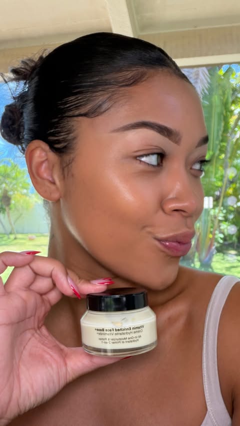 Instagram post by @leilanigreen for Bobbi Brown Cosmetics. Caption reads: As a TRUE #1 fan of the Bobbi Brown Face Base, the....