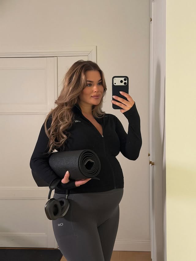 Instagram post by @sarasieppi for ICANIWILL. Caption reads: mainos @icaniwill Oispa mullakin yhtä [...].