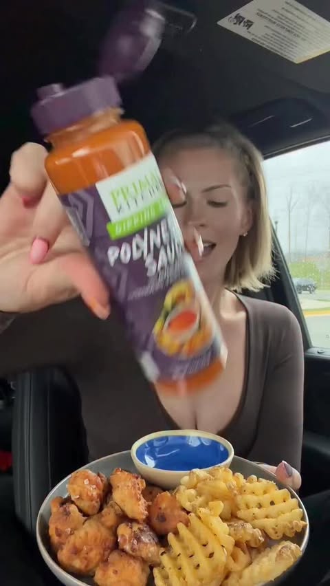 Instagram post by @smaller_sam.pcos for Primal Kitchen. Caption reads: Primal Kitchen’s NEW Polynesian sauce is made with....
