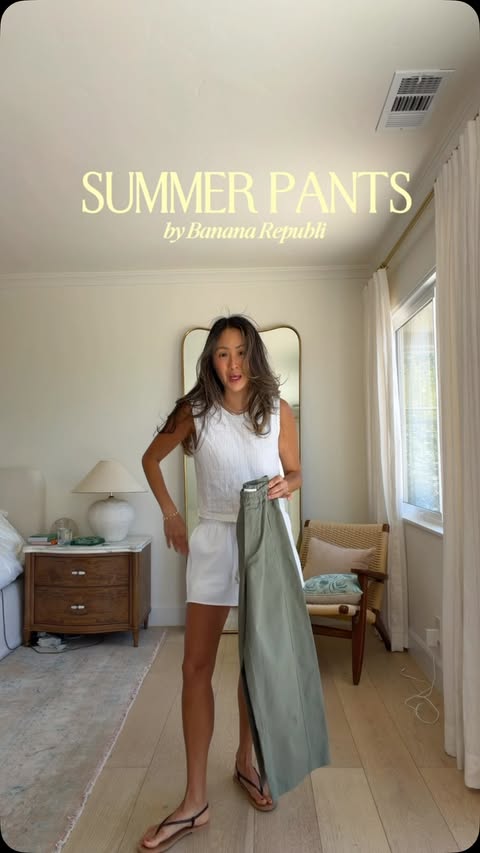 Instagram post by @ellenorkim for Banana Republic. Caption reads: [...] leave a comment & ill dm you links!....