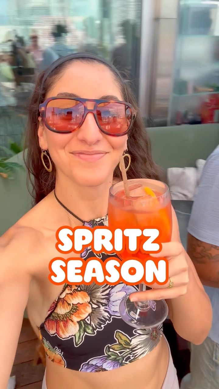 Instagram post by @melissahumanaparedes for Hawaiian Tropic. Caption reads: #ad spritz season is here! 🍹💃🏽🏖️
 
so keep....