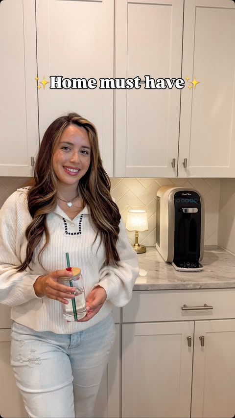 Instagram post by @karinaalyza for SimPure. Caption reads: [...] excited to share my experience with the....