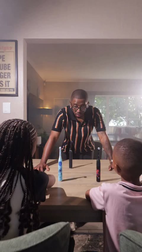 Instagram post by @sibumpanza for Oral-B. Caption reads: [...] detectives understood the assignment.....